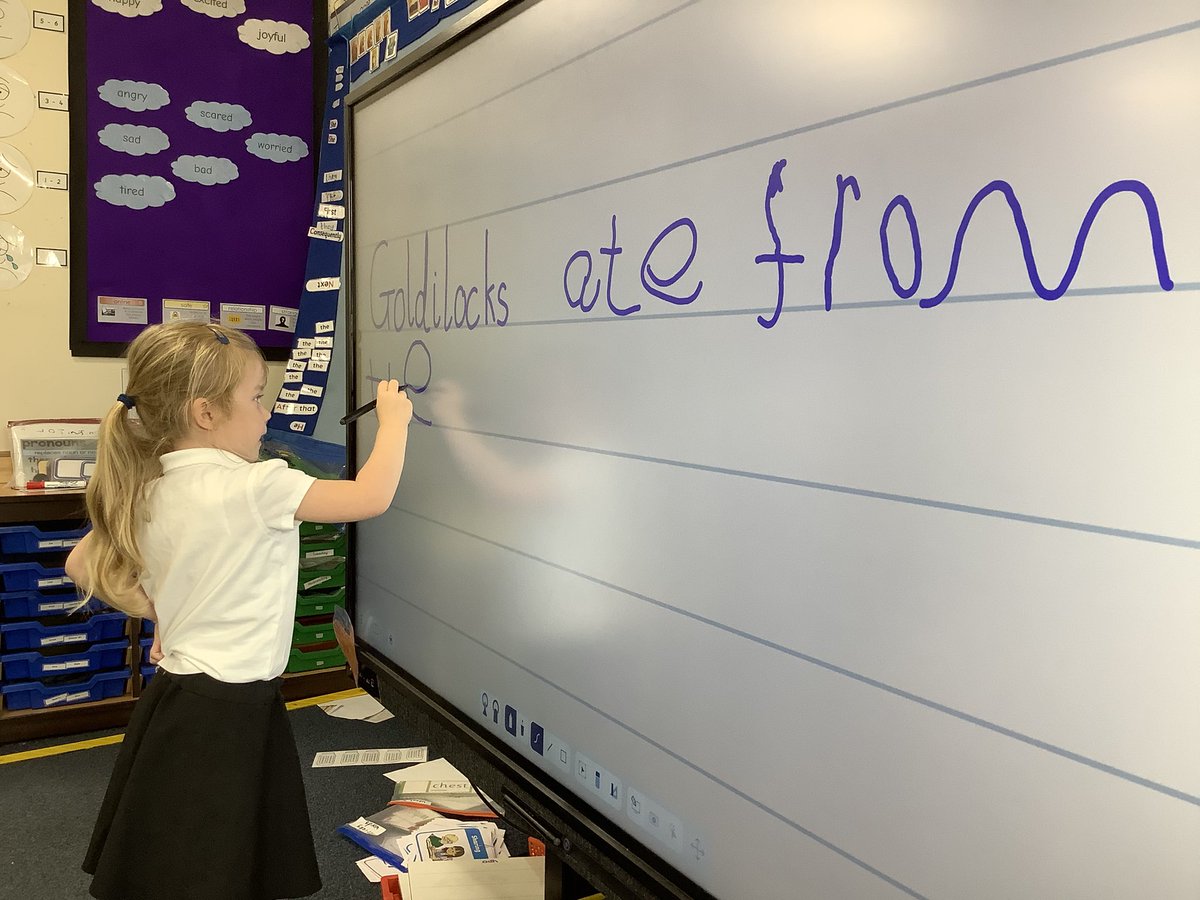 BandBschool's tweet photo. Today Team Aire have used the Mighty Writer today to build the middle of the story of Goldilocks and the Three Bears! 👧🏼🐻🐻🐻 We then had a go at writing one of the sentences together. ✍️ #BandBEngish #BandBAire @MightyWriter_UK #KS1writing #Year1writing #traditionaltales https://t.co/dw0F2UMQOg