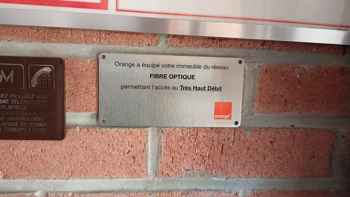tomsloading's tweet image. Aujourd'hui est à marquer d'une pierre blanche. 
Je vais aujourd'hui mettre fin à un mythe,une utopie, une légende qui n'a que trop durée.
En effet d'ici la fin de la journée mon bâtiment sera définitivement fibré.