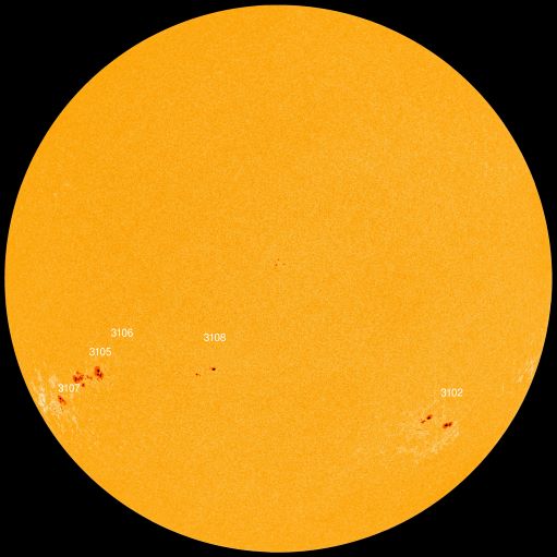 INGVambiente's tweet photo. Oggi #22settembre sul Sole 2 cose interessanti: un buco coronale rivolto verso la Terra e due regioni attive che con la rotazione solare si stanno riportando in vista. Nei prossimi giorni possibili #disturbi alle trasmissioni radio ad alta frequenza. Stay tuned! Immagini NASA https://t.co/DdKDZUWRkj