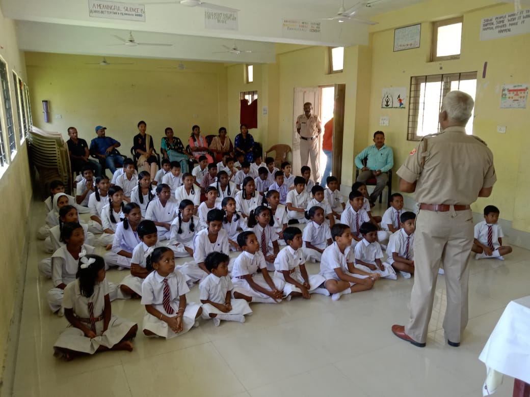 FireService_ANP's tweet photo. #FSAberdeen #FSMarine #FSCampbellbay conducted #MockDrill on Earthquake &amp; #FireSafetyAwareness for students &amp; teachers of #AnandaMargaMiddleSchool, Junglighat,#GSSSchoolMohanpura &amp; #GSSGandhiNagar. 370 students &amp;130 teachers benefitted.#FirePrevention pamphlets were distributed. https://t.co/bnRalnM5VG