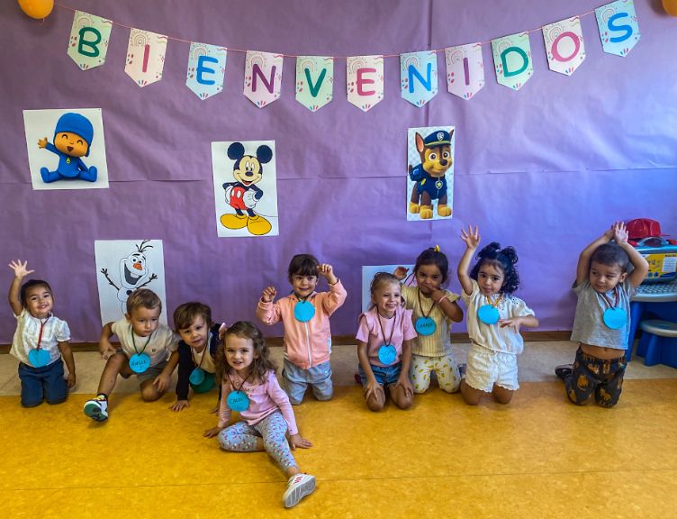 SJBpuertollano's tweet photo. Nuestros más peques del cole ya están listos para abrir nuevos caminos en esta nueva etapa para ellos, con mucha alegría e ilusión #AbrimosCaminos #SalesianosPuertollano @SalesianosSSM @SJBpuertollano https://t.co/NgWHfkmkBz