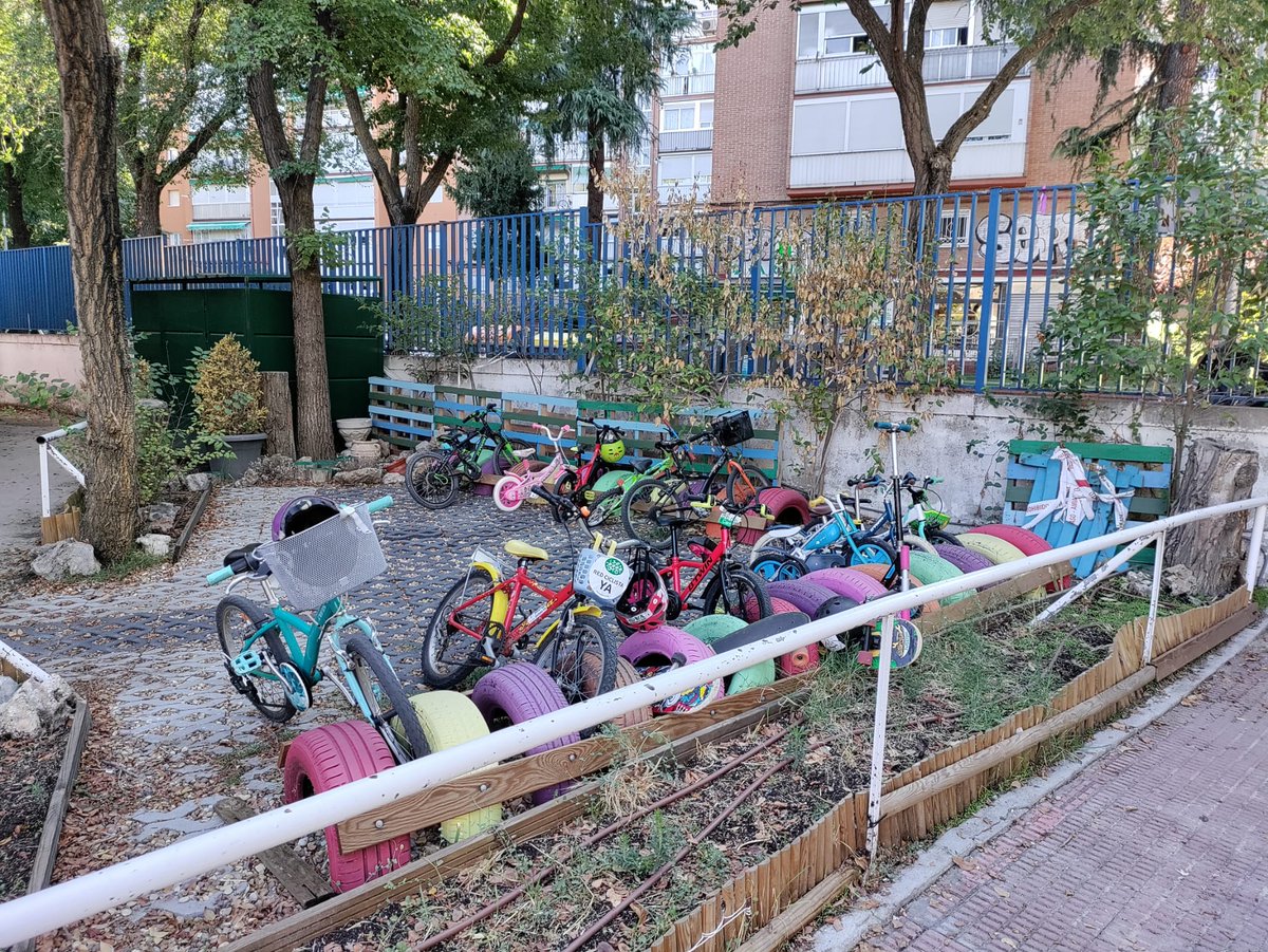 AMPAMejico's tweet photo. Mañana #BiciBUSMejicano estrena horarios
👉8:45- Plaza de la Virgen del Romero (bicicletas de pedales)
👉8:50h - Parque de Baterías (junto al aseo público
#proyectoSTARS #mejicomicole #colemejico #enbicialcole #nocontamina @RevueltaEscolar @ceipmejicoMadri https://t.co/m8CwhgSvHf