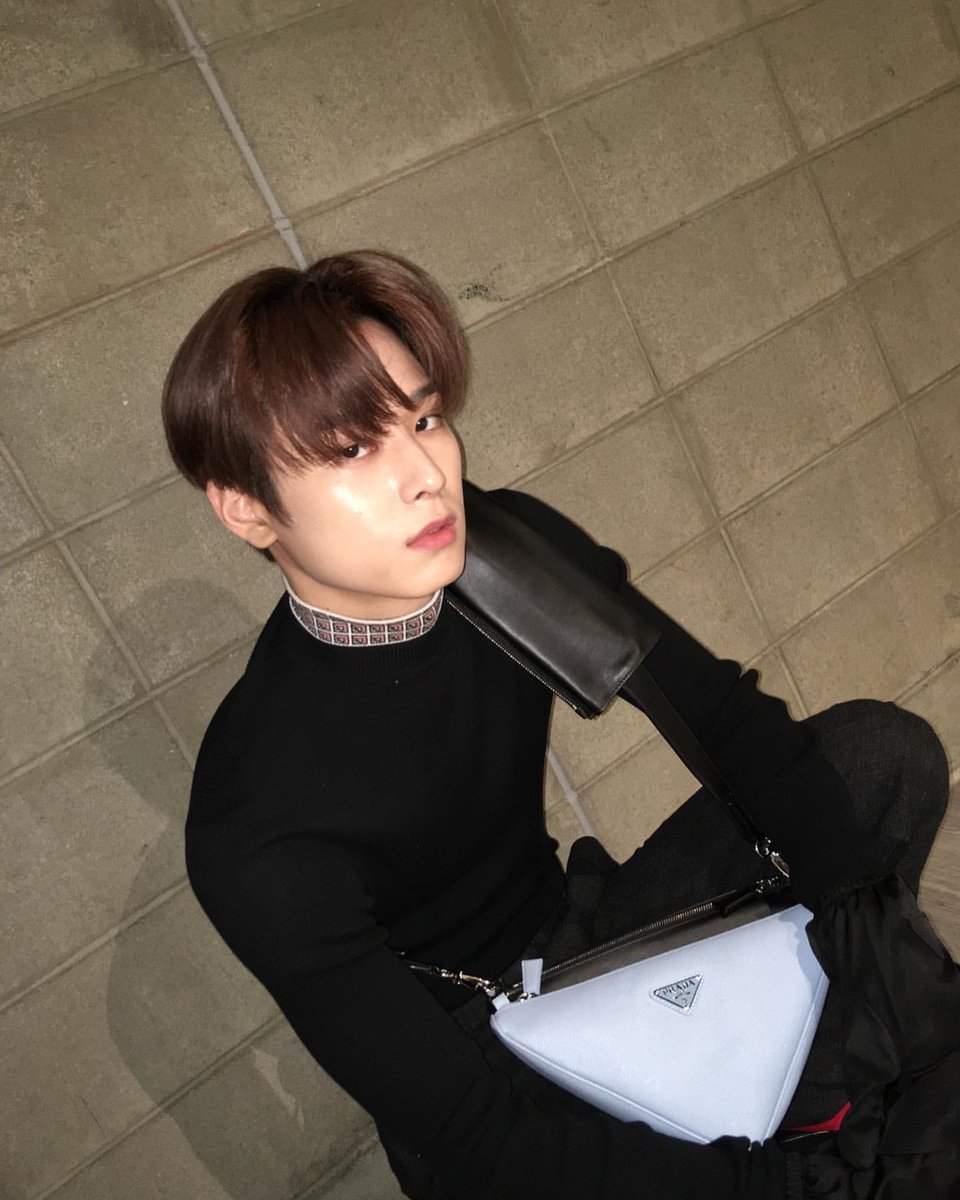 선 tweet media