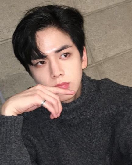0hoonloveeer's tweet photo. 김영훈이 누구야 하고 물어보면 
냅다 보여주고 싶은 사진들이다 .. https://t.co/NbM0Zal1Qx
