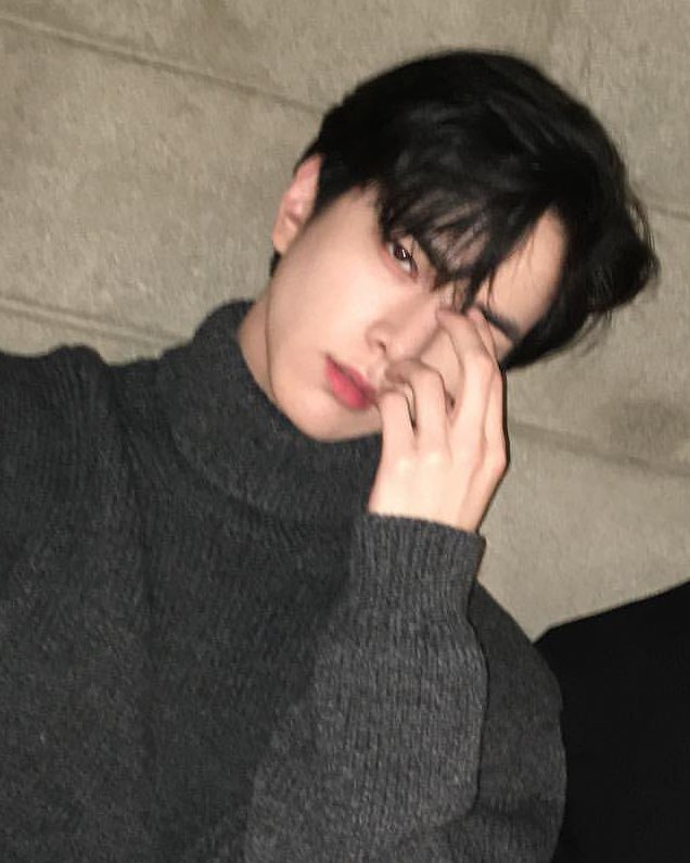 0hoonloveeer's tweet photo. 김영훈이 누구야 하고 물어보면 
냅다 보여주고 싶은 사진들이다 .. https://t.co/NbM0Zal1Qx