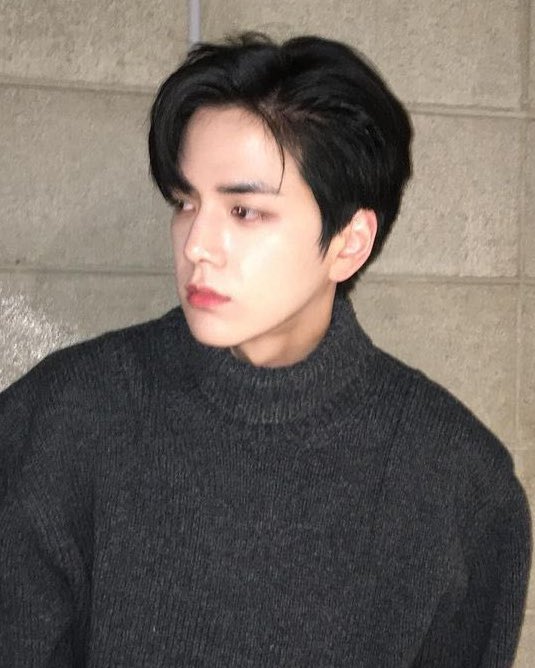 0hoonloveeer's tweet photo. 김영훈이 누구야 하고 물어보면 
냅다 보여주고 싶은 사진들이다 .. https://t.co/NbM0Zal1Qx