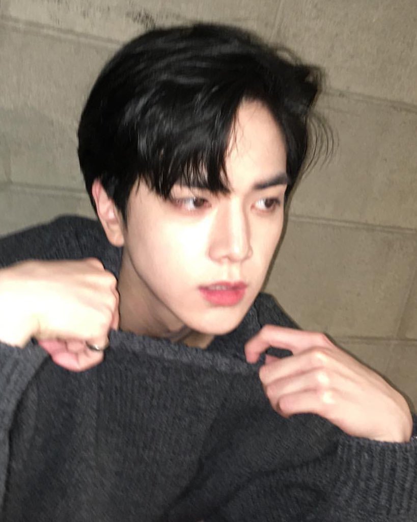 0hoonloveeer's tweet photo. 김영훈이 누구야 하고 물어보면 
냅다 보여주고 싶은 사진들이다 .. https://t.co/NbM0Zal1Qx