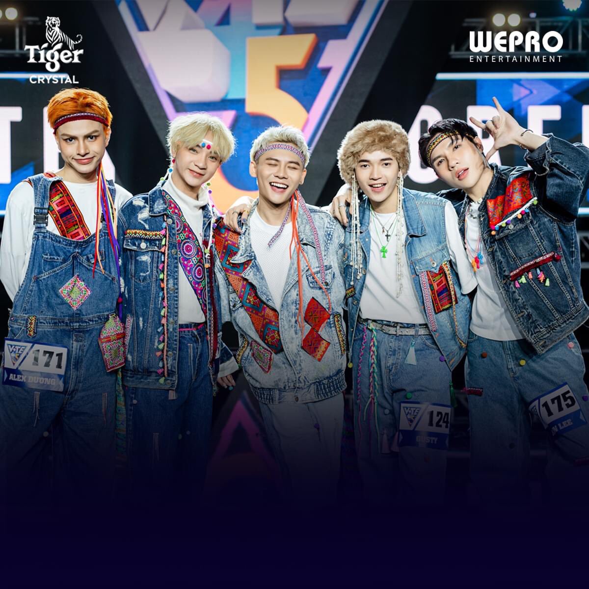 votefor5_fp's tweet photo. EP. 8 - #VoteForFive is coming to be air soon🔥🔥🔥
Are you looking forward to the performance of these 2 teams tonight?
⚡️Teaser ep.8: https://t.co/35LU1FHizp
#Vote45 #WePro_Entertainment https://t.co/KoaA0qbRjT