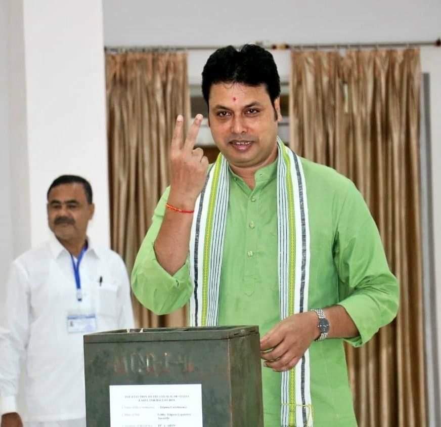 KRISHANKBEDI's tweet photo. त्रिपुरा के पूर्व मुख्यमंत्री व @BJP4Haryana प्रभारी श्री @BjpBiplab जी को राज्यसभा सांसद चुने जाने पर शुभकामनाएं।

माँ त्रिपुरासुंदरी की अपार कृपा से आपका कार्यकाल श्रेष्ठाओं से पूर्ण हो ऐसी कामना है। https://t.co/mlLEtYmzKF