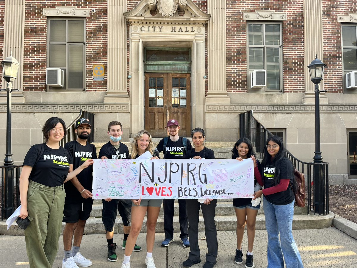 NJPIRGStudents's tweet photo. Today we got to introduce our resolution to #SaveTheBees at the New Brunswick City Council meeting 🎉! Can’t wait to officially make our city #BeeFriendly 🐝💐 https://t.co/NsPaQcmeQj