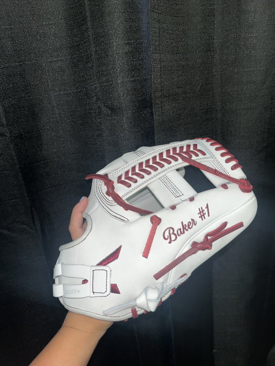 emilee baker tweet media