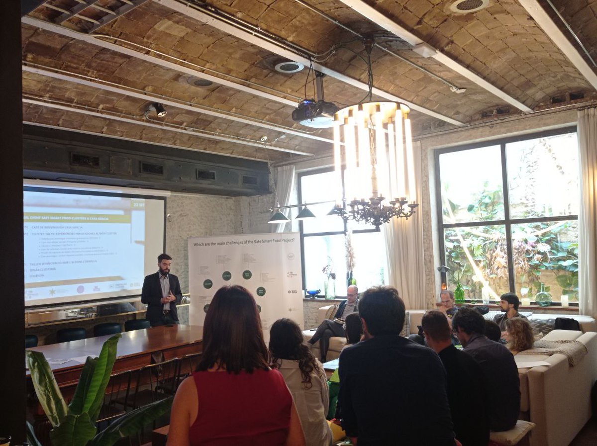 packcluster's tweet photo. #PROJECTS | Second day of the Final event of the european project @safesmartfood 📢

👉#ClusterTalks become key figures for the development of the global economy and Industry

👉#InnovationWorkshop by @acornella https://t.co/xNy0WwlLYA