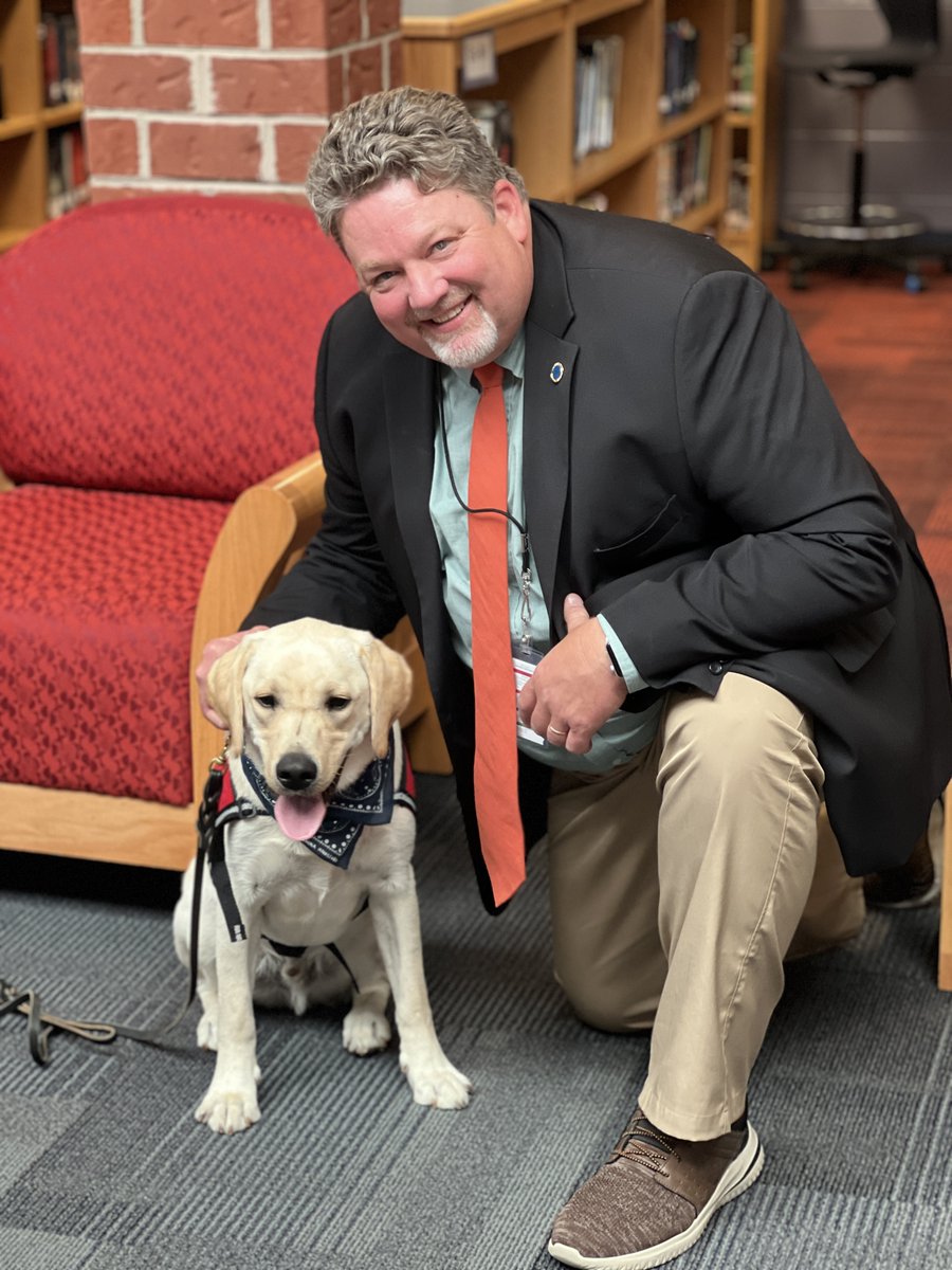 SuperRStephens's tweet photo. We were so excited to have Jet officially become part of the @SMHS_Official family yesterday! Thank you to @WVGovernor, CIS West Virginia and @WVEducation for bringing Jet for our students!
#BCSBack2Basics
https://t.co/gxjQWR05Te https://t.co/XiBW5RNsQu
