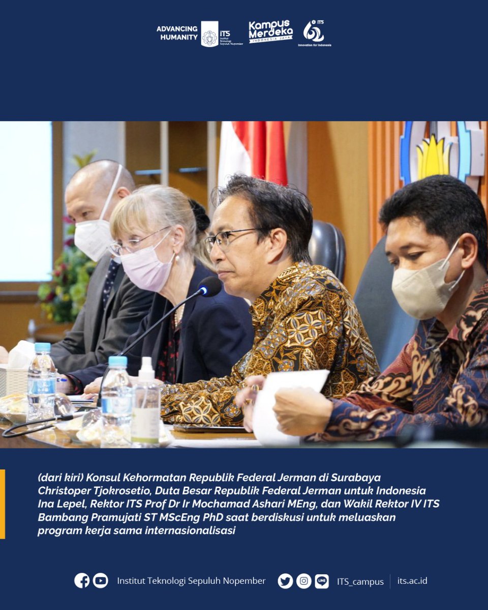 its_campus's tweet photo. Bertempat di Gedung Rektorat ITS, pertemuan tersebut membahas lebih lanjut mengenai semakin luasnya peluang melakukan internasionalisasi ke Jerman bagi sivitas akademika ITS.

Simak berita selengkapnya di https://t.co/faUnKisXYG

#ITSCampus #ITSSurabaya #DubesJerman https://t.co/C6vHwVyiNo