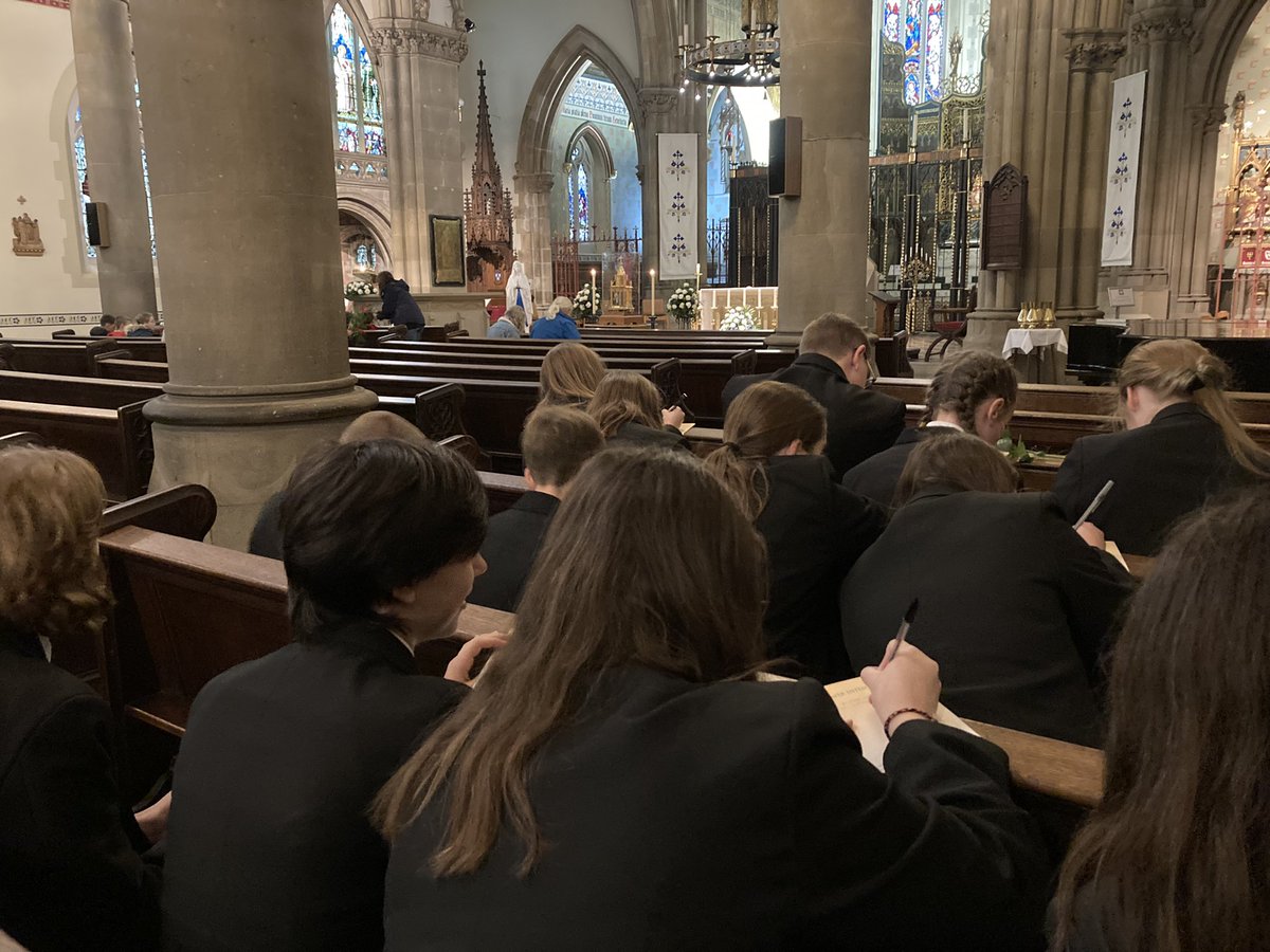 CACHSChaplaincy's tweet photo. Some of our pupils made the mini pilgrimage to @lanccathedral today to see the relics of @StBernadetteUK 💙 we left her some flowers, our intentions, and prayed a decade of the rosary with @SMCA_Chaplaincy #relictour https://t.co/Mo8O13tuKN