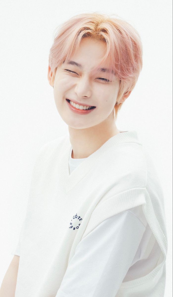 ㅤ 

ㅤ ㅤ ㅤ buhay pa naman ako, mamaya akalain niyong patay na patay na ako sakanya.

ㅤ ㅤ