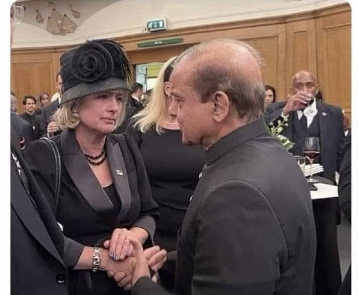 پہلی بار آیا ہوں ہو ملکہ ہوتی تو کبھی خالی ہاتھ نہیں بھیجتی باقی آپ کی مرضی ۔ جو توفیق ہےدے دیں