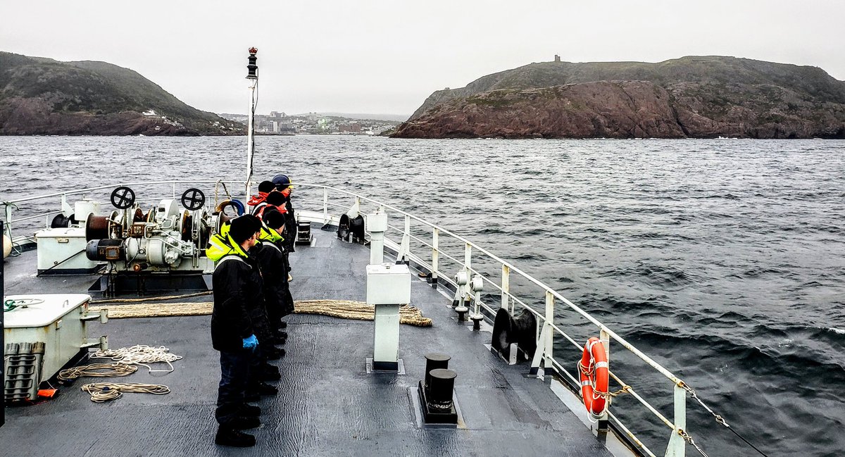 #HMCSGooseBay approaches the iconic Cabot Tower on Signal Hill, Fort Amherst, and the Narrows.

Unmistakable landmarks at the entrance to City of Legends - St. John's, Newfoundland.

#OpNANOOK22
#YYT