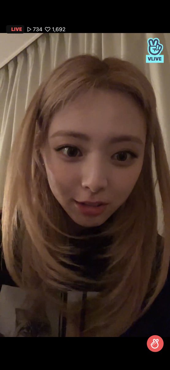 유나 브이앱 🥹💖