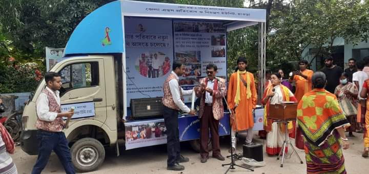 west_aids's tweet photo. Day 4:
EMTCT week campaign: Folk media paying a great role in dissemination of PPTCT messages:
#emtct #wbsapcs #PPTCT https://t.co/Z7x4Zc4dCB