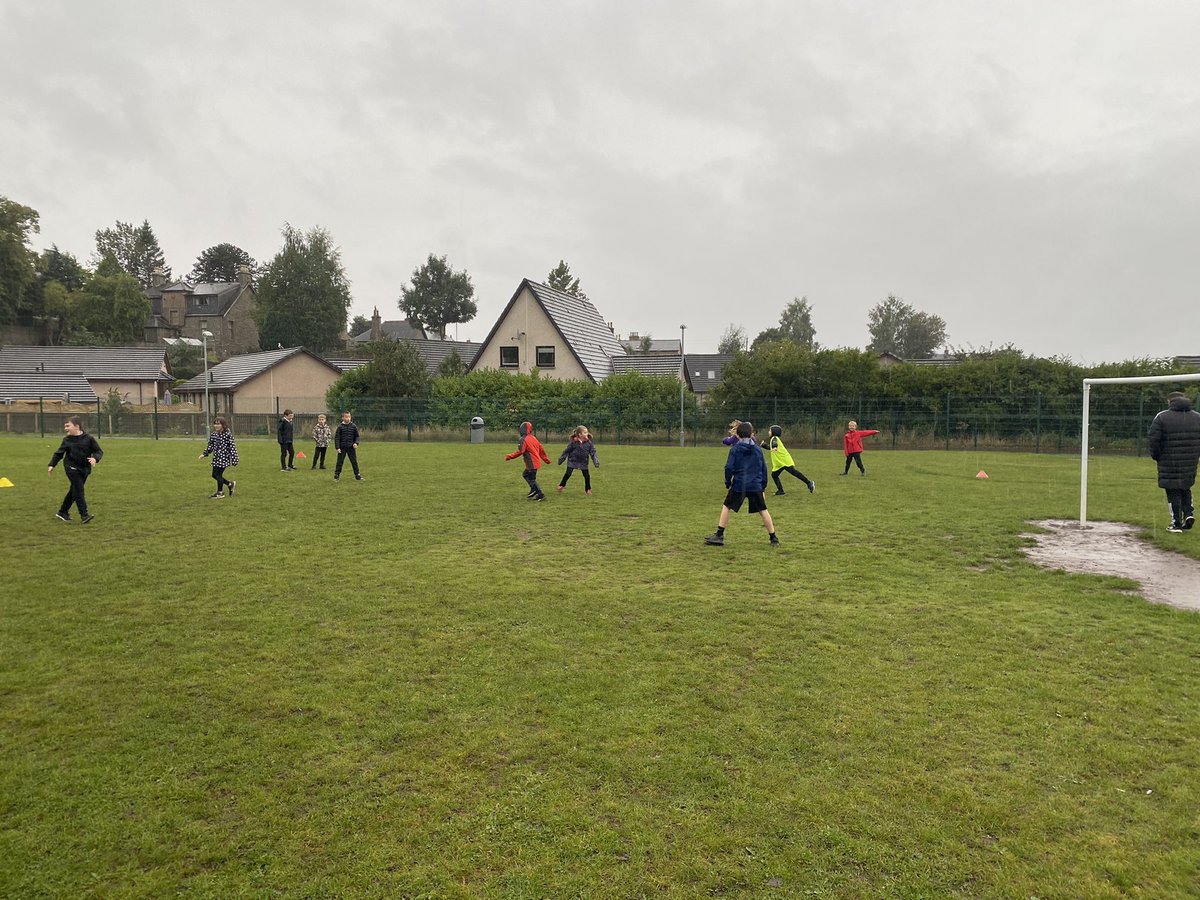 Whitehillsps's tweet image. The rain didn’t stop us having lots of fun playing banana tig and chase football during our football taster session with Owen.  @ForfarCommunityFT #P4H #BEST