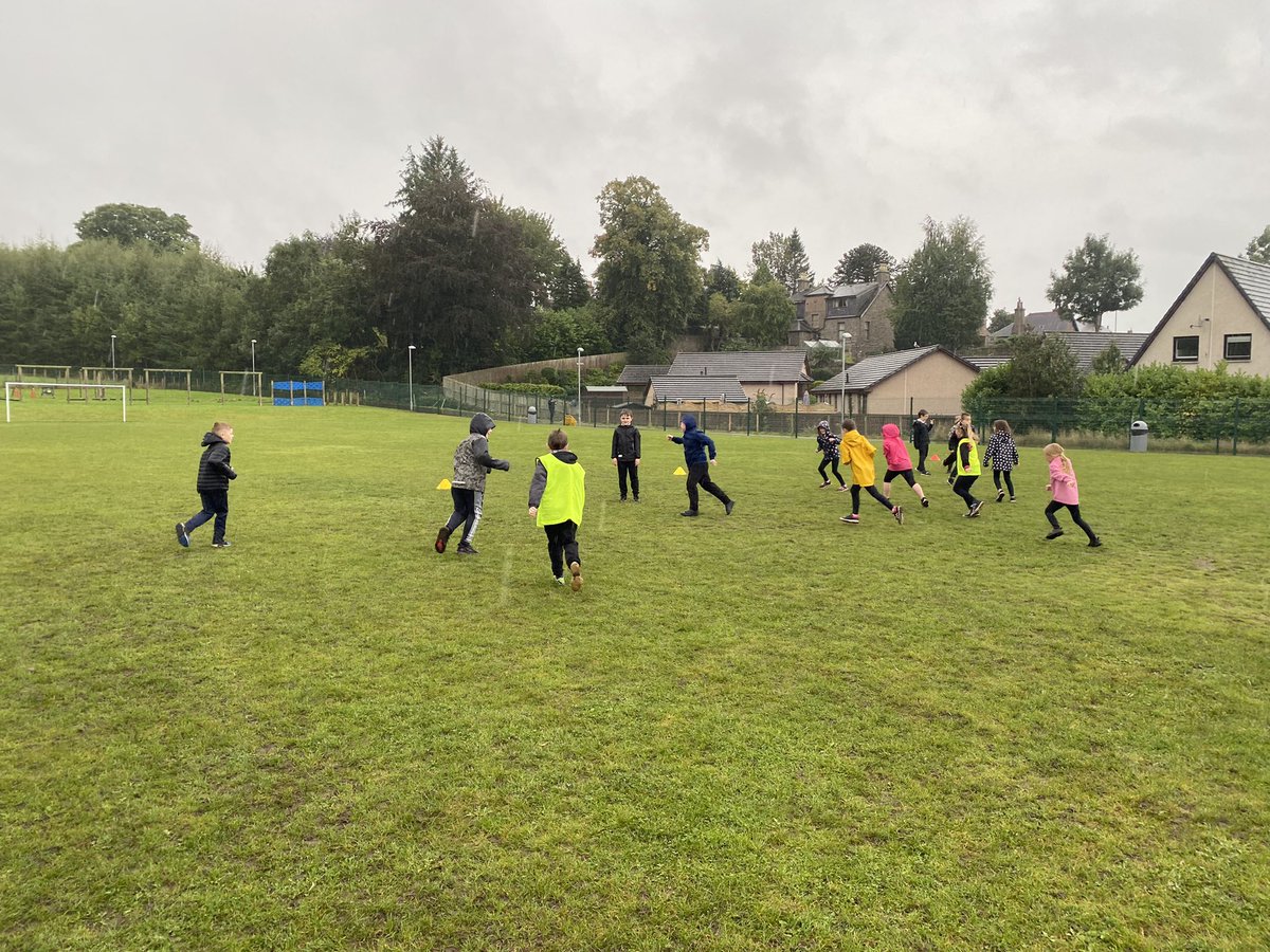 Whitehillsps's tweet image. The rain didn’t stop us having lots of fun playing banana tig and chase football during our football taster session with Owen.  @ForfarCommunityFT #P4H #BEST