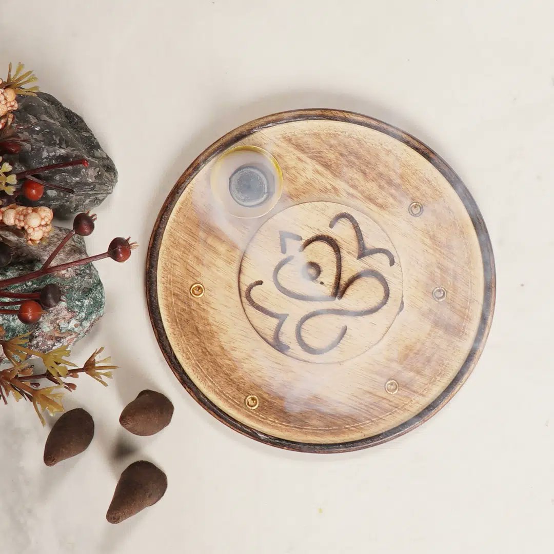 🪷Lotus çiçeğinin bu anlamını her zaman göz önünde tutarak aydınlanma arayışınızda daha etkili adımlar atmak için tütsülük çeşitleri arasında öne çıkan Lotus Temalı Yuvarlak Hint Gül Ağacı Tütsülük tercih edebilirsiniz.

#özeltasarım #koniktütsülük #sticktütsülük #lotus