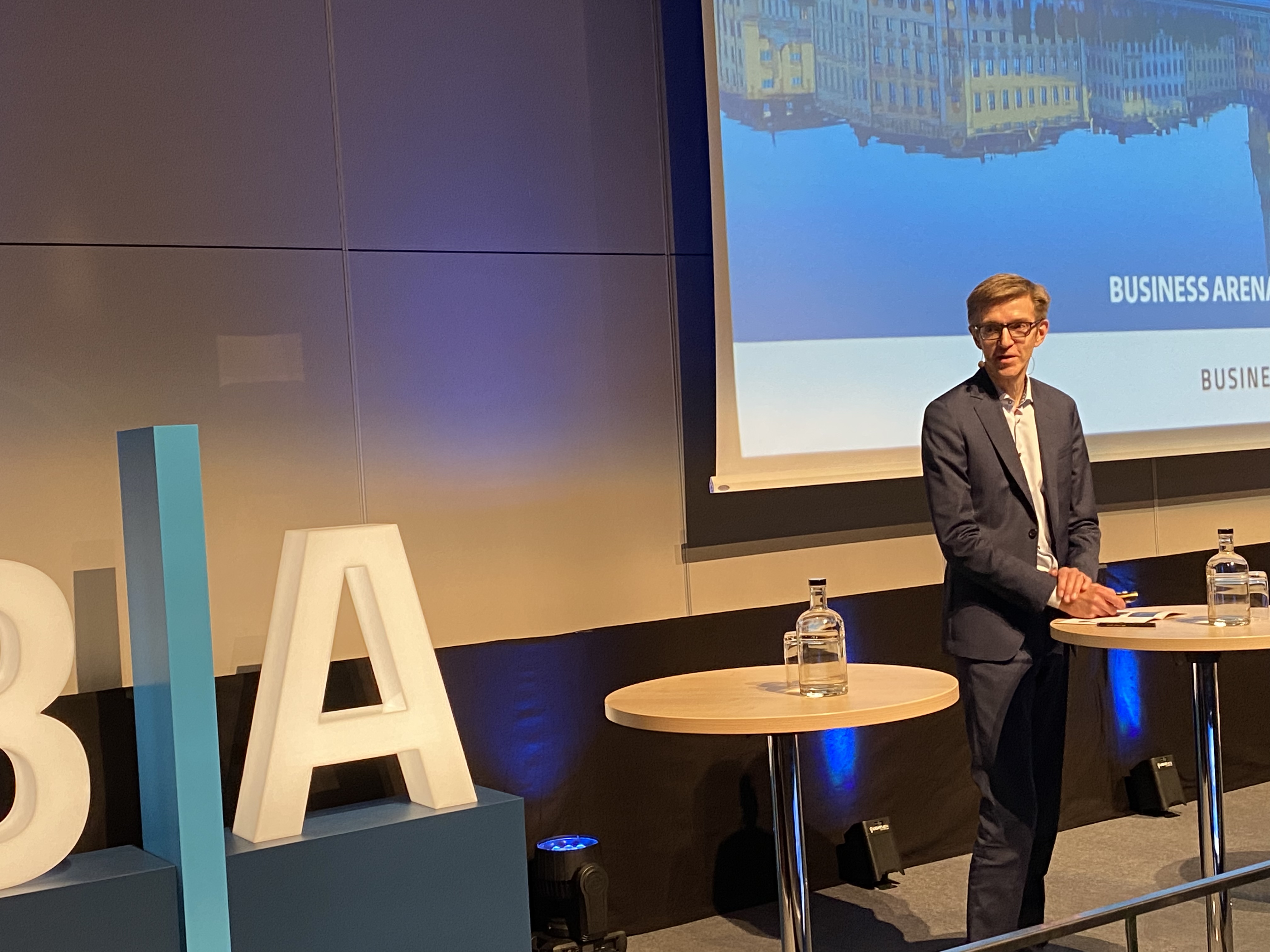 Sveriges riksbank (riksbanken) / Twitter