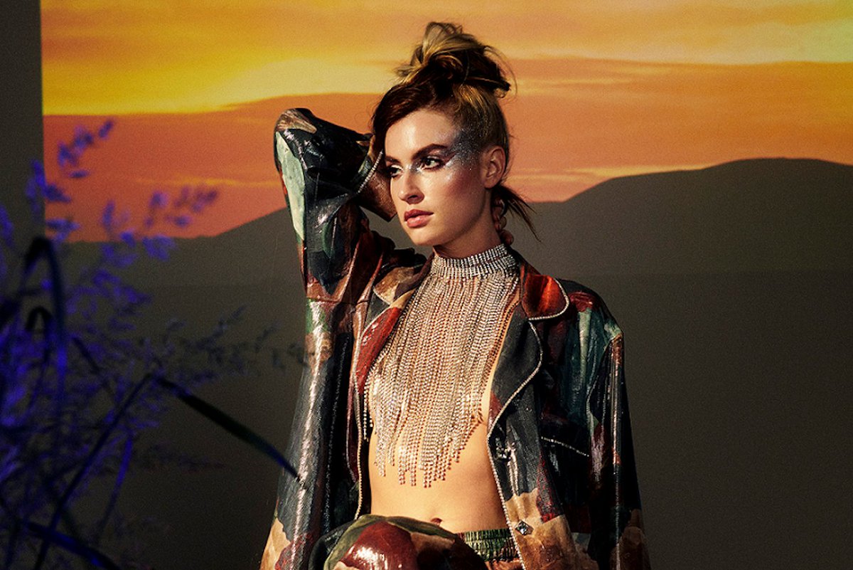 Gigwise's tweet photo. "Sapphics deserve both break-up anthems + love songs": FLETCHER on her debut album Girl Of My Dreams - https://t.co/99KAApeWbA https://t.co/DsO8Odj1A3