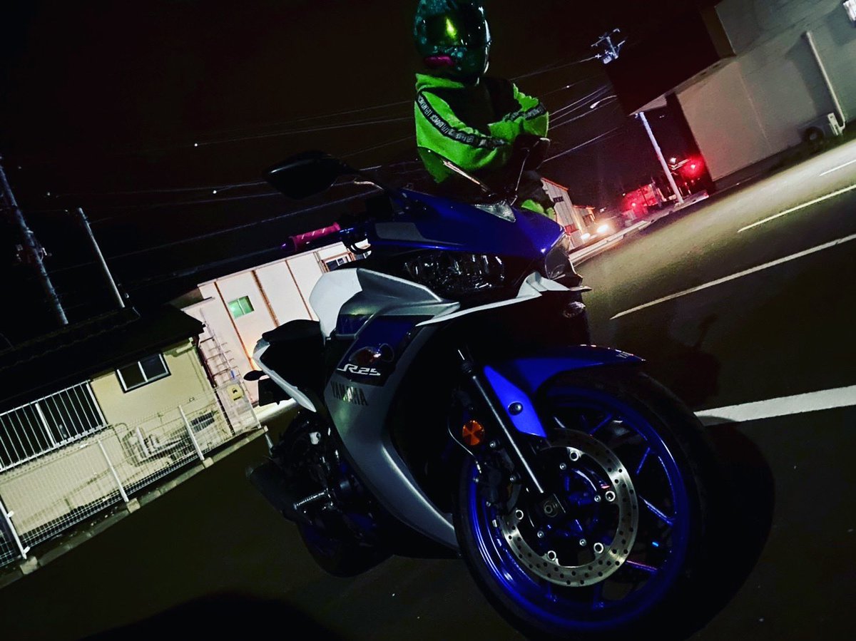 YUN51658273's tweet photo. 天気がいい日にバイク乗りたい🥹
バイク仲間増やしたい😅
こんな人でもツーリング行ってくれたりする人募集します😎

#バイク乗りと繋がりたい 
#ツーリング仲間募集中 
#YAMAHA 
#Honda 
#kawasaki 
#suzuki https://t.co/MjnMa4Gus4