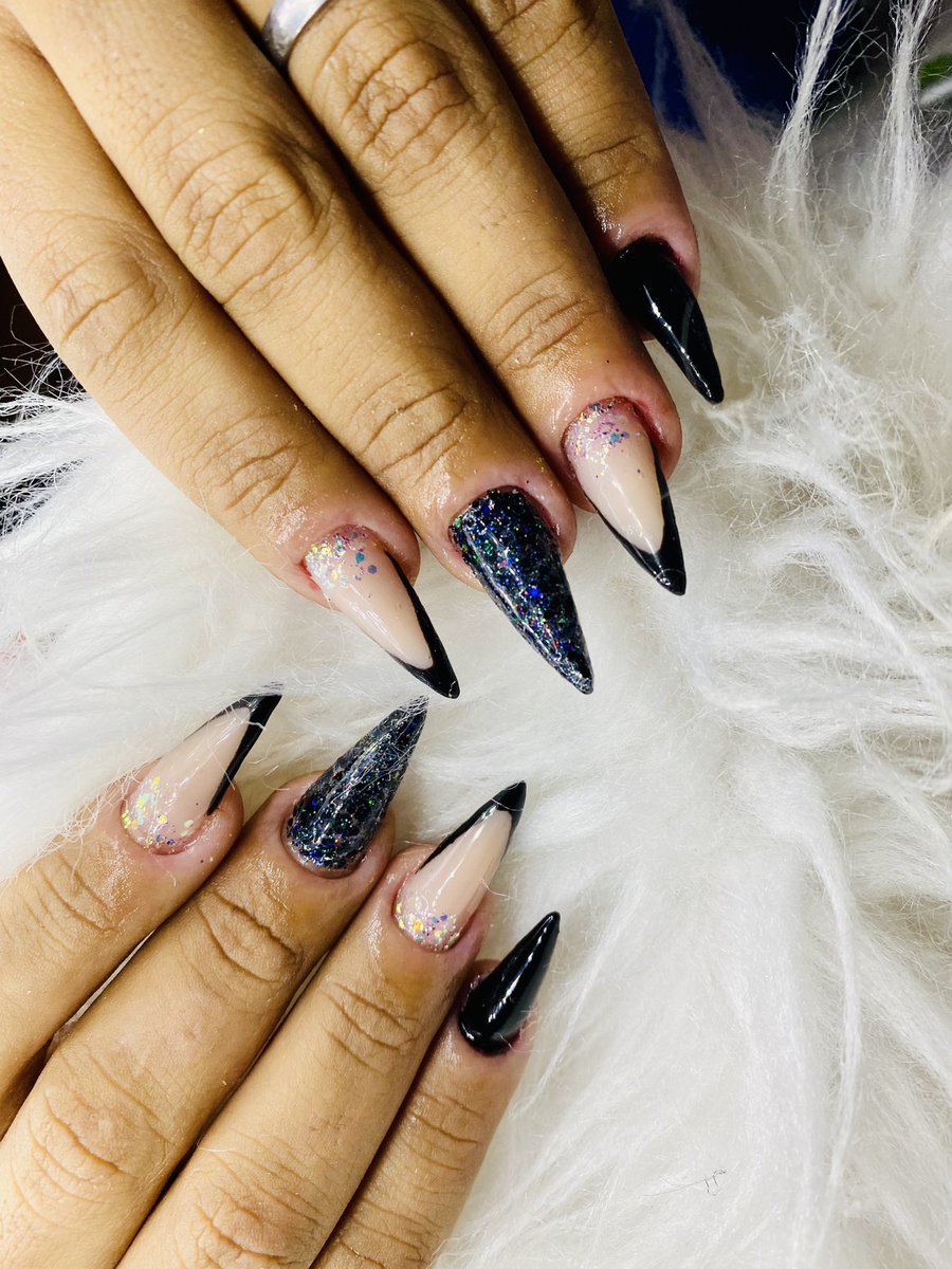JennyfferAnali2's tweet photo. O Pretin tomou conta🖤💅
.
.
.
.
Agende seu horário (21) 96969-9274
#unhasdecoradas #unhasdegel #unhanude
#unhasalongadas #encapsuladas #unhaslindas -#unhas💅 #unhasdeluxо #unhaemgel #unhasdeprincesa #unhadecorada https://t.co/nwjOK3y2Sp