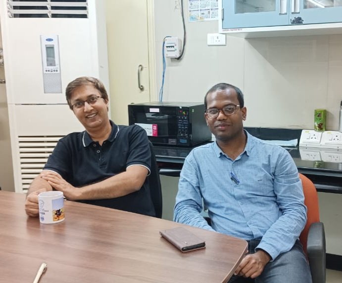 Good to see Dr. R Majhi in the lab after a while. I guess he is ready for a change...and a new high..all the best.