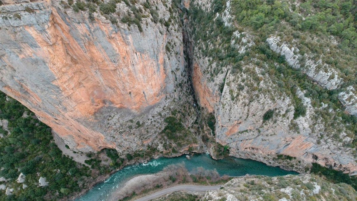 GeoparcOrigens's tweet photo. El Barranc de l’Infern, al Congost de #Collegats, és un lloc d’interès geològic del #GeoparcOrigens on s’hi observen dues discordances per entendre l’evolució dels Pirineus
Vols apadrinar-lo? https://t.co/Ru6fftN2iD
#GeoparcOrigens #UNESCO #EnjoyGeoparks #apadrinaunaroca https://t.co/U4ZmK9leC2