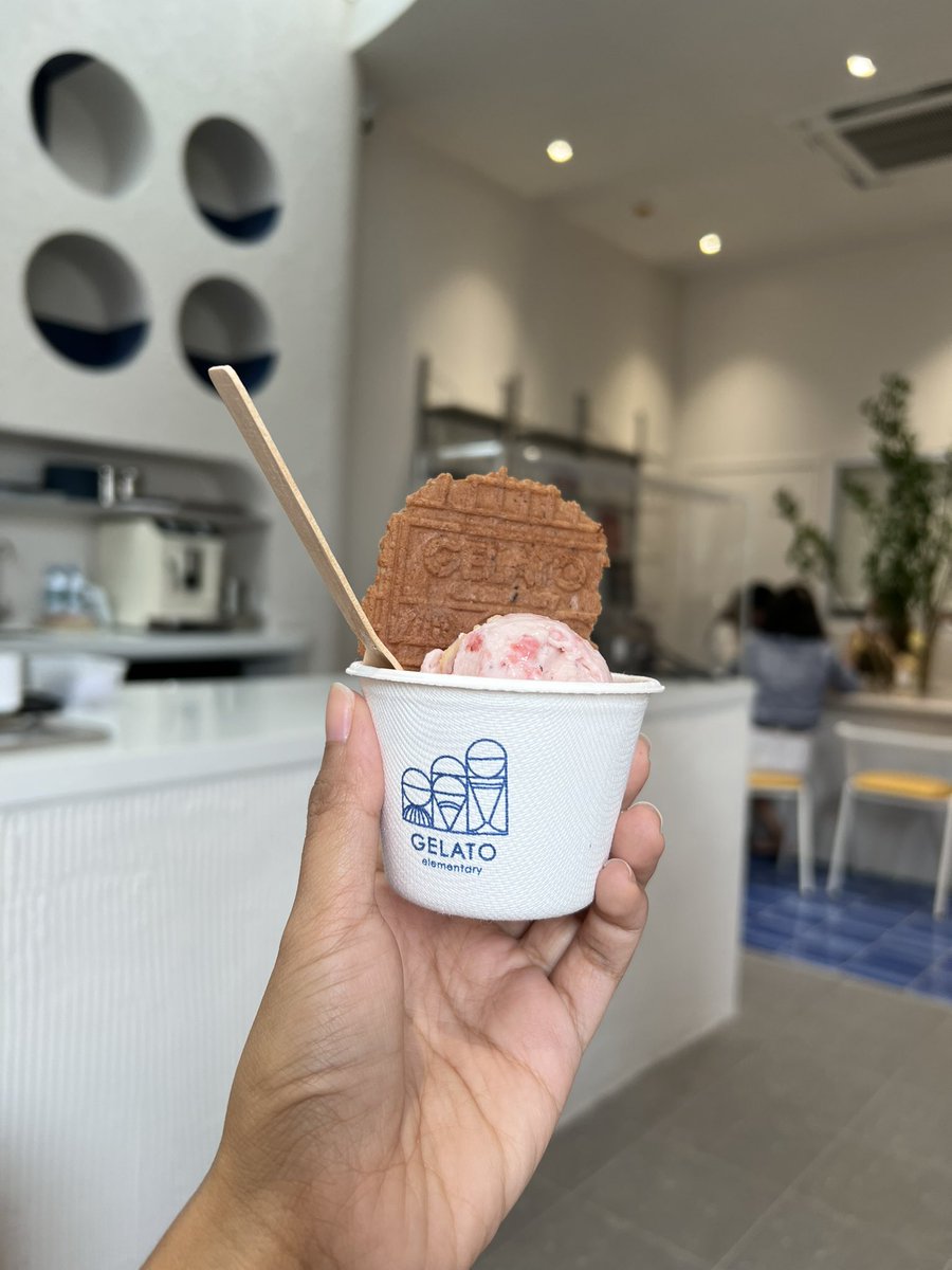 other_qa's tweet photo. Gelato Elementary ร้านเจลาโต้เปิดใหม่ที่โครงการ Block 28 แถวตลาดสามย่าน มีหลากหลายรสให้เลือกกก ร้านไม่ใหญ่มาก แวะมาลองกันได้ มีที่จอดรถโครงการ #อร่อยไปเเดก https://t.co/mp6ipgl0gM