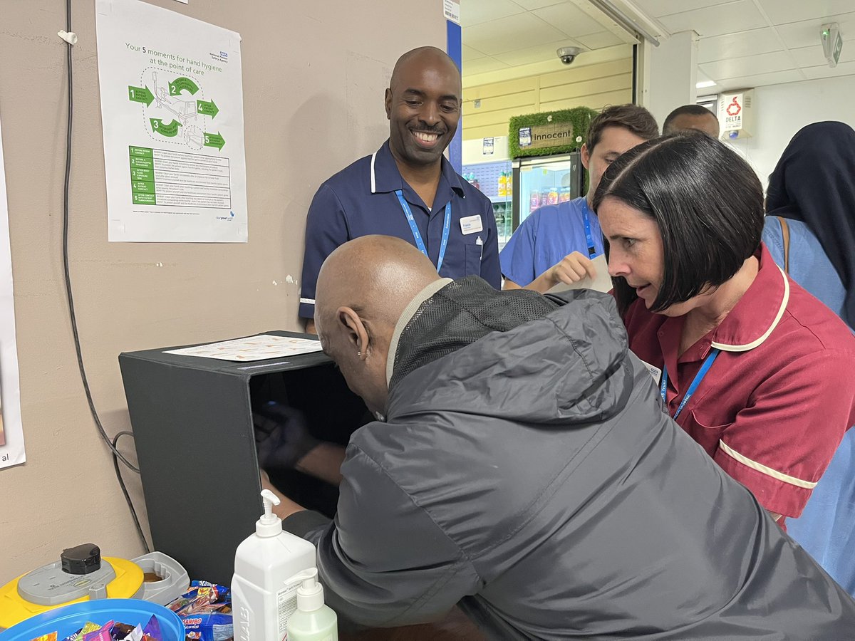 TraceyGalletly's tweet photo. Promoting patient safety on #WorldPatientSafetyDay Sharing infection control and vascular access knowledge and engaging with our patients and staff. #imperial @Imperialpeople @jan_hitchcock @SigsworthJanice @cleonvillapalos @Francis53046384 https://t.co/czRTLJpGh7