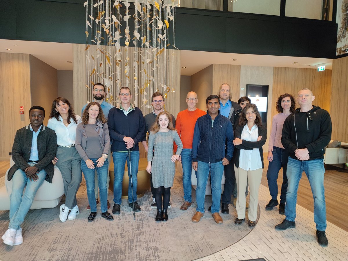 AMAPOLA_project's tweet photo. One final pictures of the full consortium. Thanks @Tech2Market_pl for all the nice organisation in the Amazon #Cracow. See you all in Madrid 😊 https://t.co/UYtxB7Q0HF