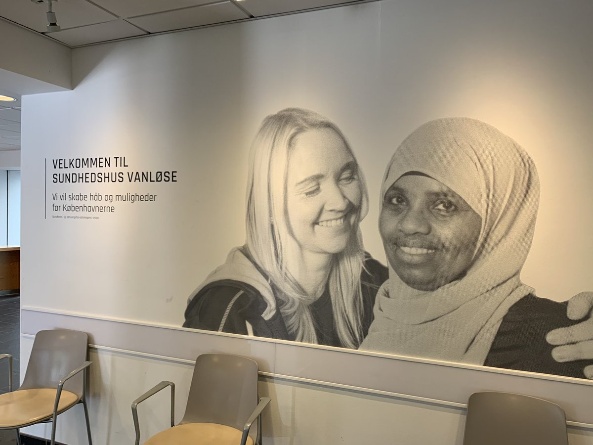 YildizAkdogan's tweet photo. Jeg bliver altid klogere når jeg går rundt i min by. I dag besøger vi sundhedshuset i Vanløse. Hvordan man bliver modtaget som borger betyder noget. #sundpol #dkpol #minby #københavn #ældrepolitik #brugstemmen #socialbæredygtigby #Københavnkanmere https://t.co/DQPbq2Iari