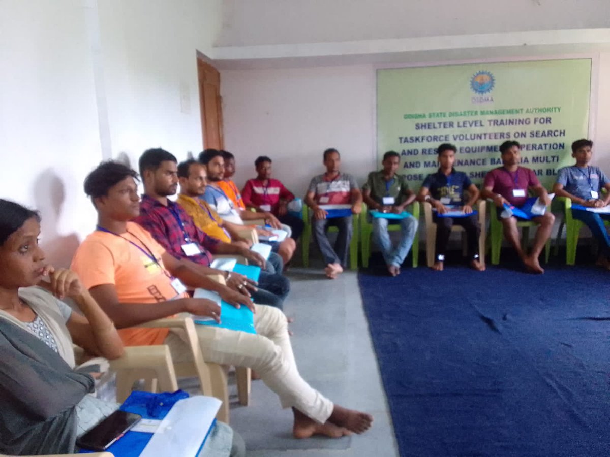 emergency_bls's tweet photo. These trained volunteers can assist in saving lives using basic skills and techniques of disaster response, coordination and management.@osdmaodisha @SRC_Odisha https://t.co/3qOdGGbdAn
