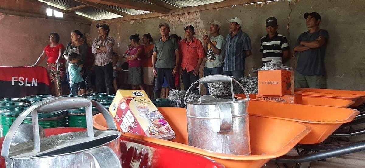 Plomo19792's tweet photo. Gobierno Sandinista a través del MEFCCA entregó equipos de trabajo y herramientas, a familias productoras del municipio San José de Cusmapa, Madriz.

#Nicaragua
#PatriaBenditayLibre

@lavozsandinista @VivaNicaragua13 @el19digital @Canal2Nicaragua @MefccaMadriz https://t.co/BE21LfMNy9