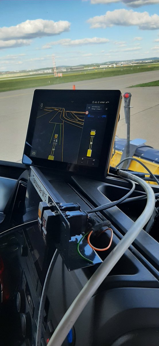arispatrikakos's tweet photo. #AebiSchmidt and #Stuttgartairport thank you for the opportunity to experience the future of #autonomousdriving for #winteroperations 
#aviation #aviationsafety 
#airside #airportoperations #airports https://t.co/iJP5vaurNa
