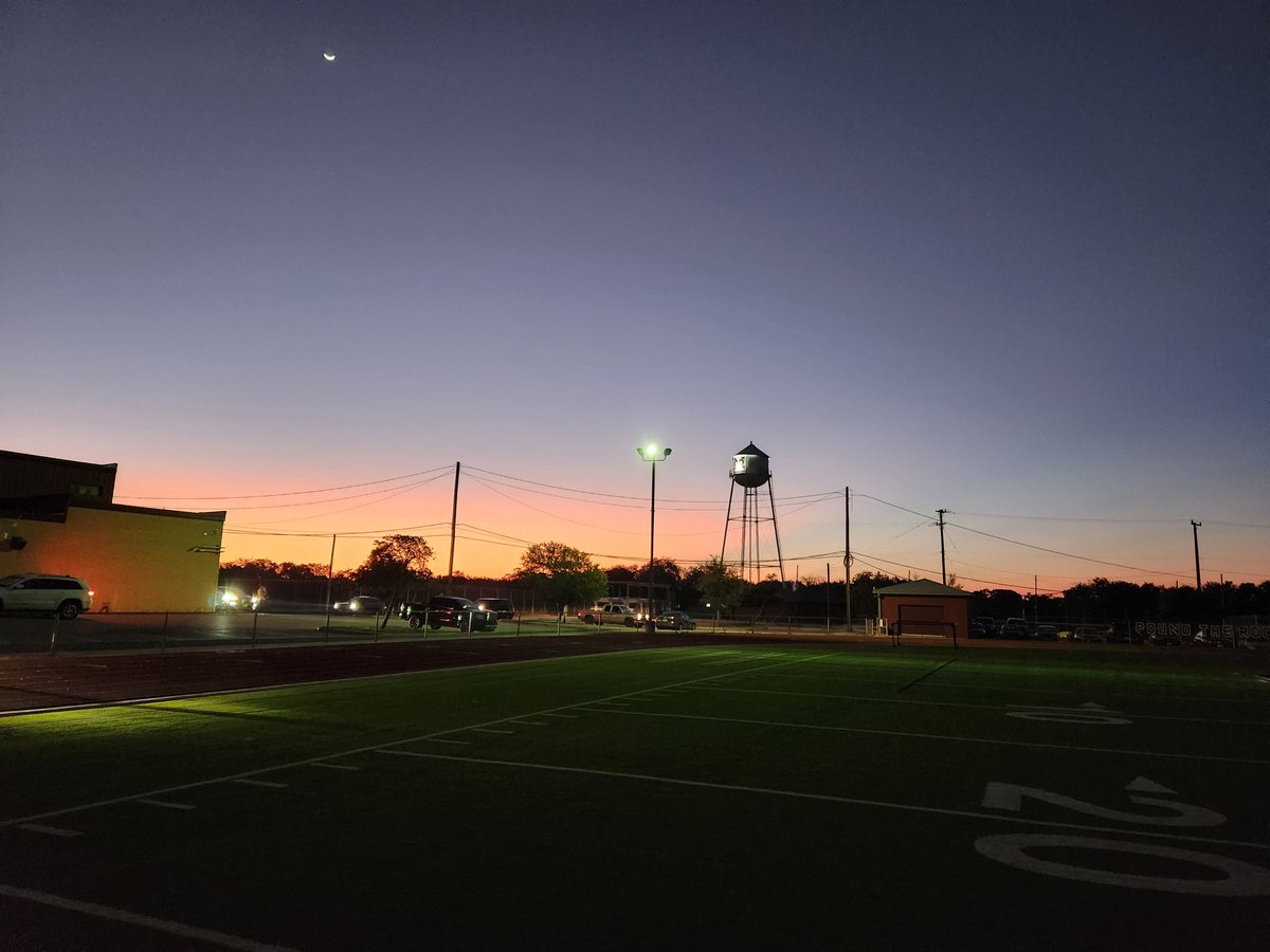 It's a beautiful morning in 
John Marshall, Texas. 
Go Rams!