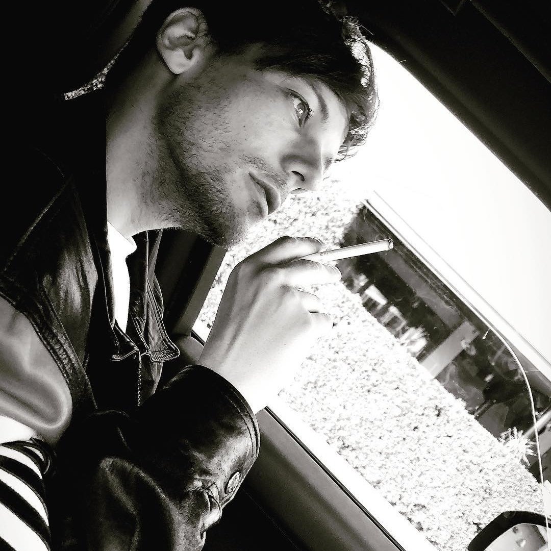 emsfinewalls's tweet image. HAPPY HAPPY HAPPIEST BIRTHDAY @followtheesun ! 🤍🏁⚓🌻🐝🤍
Love you bunches Tobi and I don't have enough words to describe how special you are to me! YOU ARE AMAZING! May all your wishes come true! Love love love you! #bubblelove