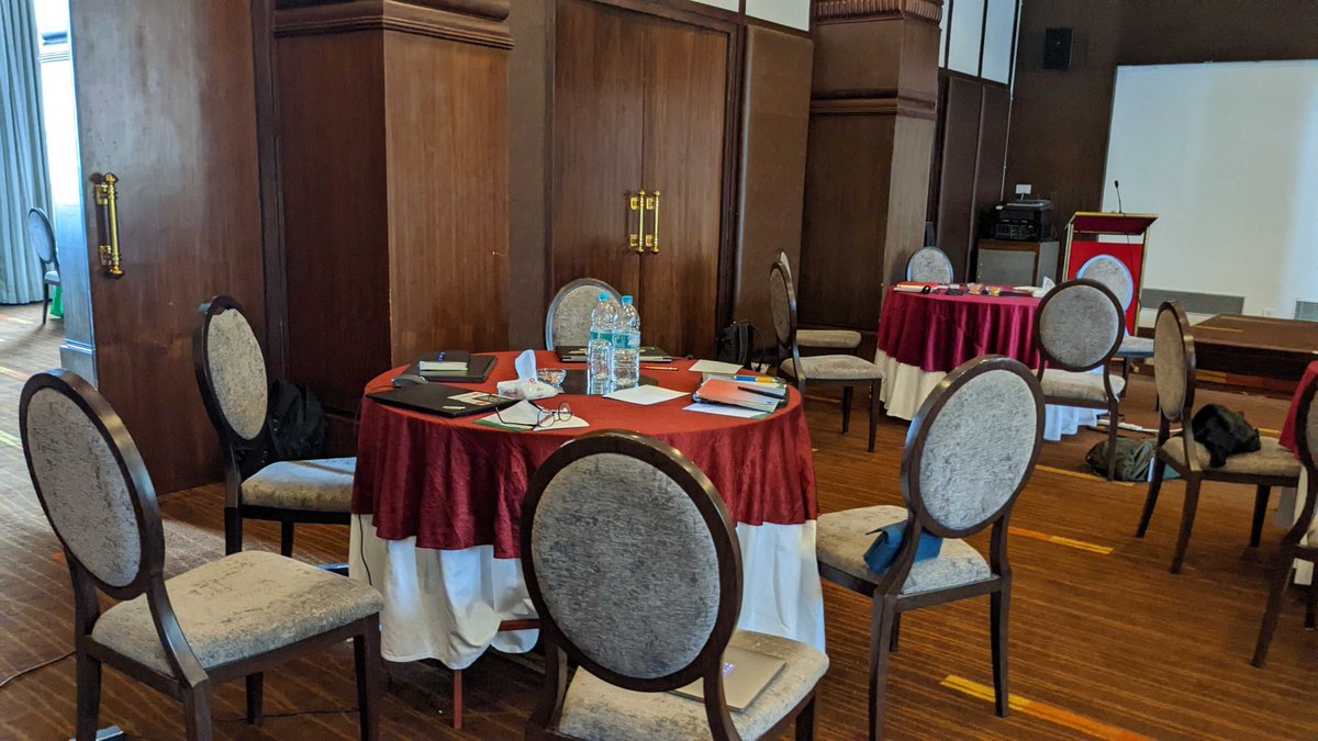 yllwu's tweet photo. This week YU is conducting a workshop with our partners @ IFRC in Nepal. Breathtaking views, smart discussions, chats with friends - great combo for innovation to flourish!

 #designthinking #usercentereddesign #designforgood #experiencedesign #designforhumans https://t.co/KruAfIo1Ev