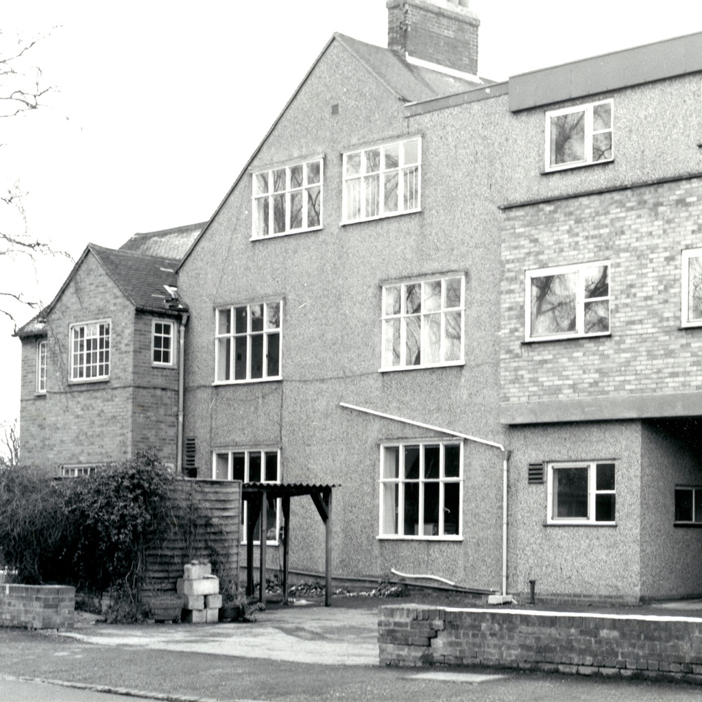 5️⃣0️⃣ years ago today...​⁠ ⁠ ​...the Oxford Centre for Socio-Legal Studies opened in our very own Annex.​⁠ Enjoy these original photos from the depths of Wolfson's archive.​⁠ Which one is your favourite?​⁠ ⁠ ⁠#sociolegalstudies #goldenanniversary #wolfsoncollege #50years