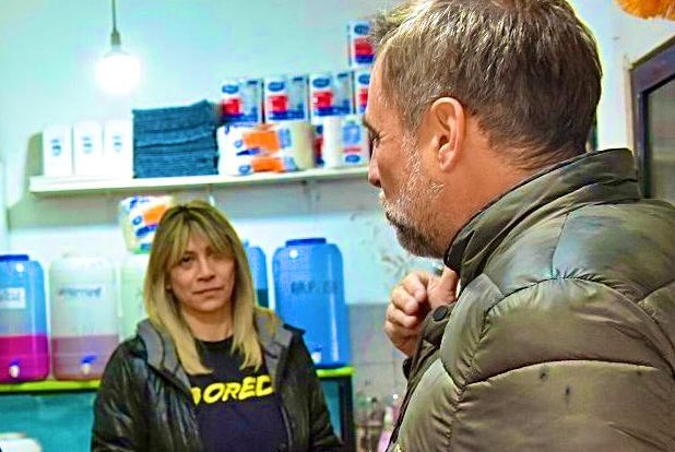 ramonjmestre's tweet photo. Cuando uno habla con comerciantes, es recurrente el tema de los altos impuestos. Se hace difícil, muchas veces, afrontar el costo y cumplir cada una de las exigencias. De eso conversamos con Cristina, que tiene un vivero en Rosedal, y con Sonia, que vende artículos de limpieza. https://t.co/7pWpuQ8bjT