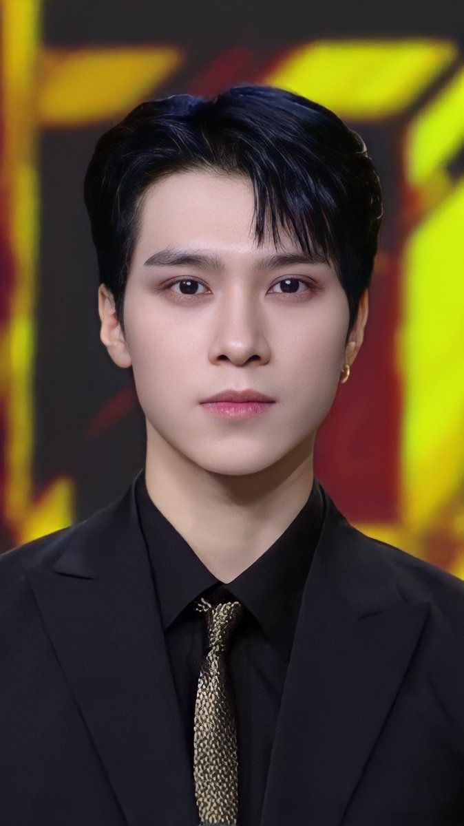 jj_jyong's tweet photo. HENDERY LO BISA DIEM GA?! GANTENG BANGET ANJRIT

#WayVatITA2022 https://t.co/9Mu6Qj3ugo