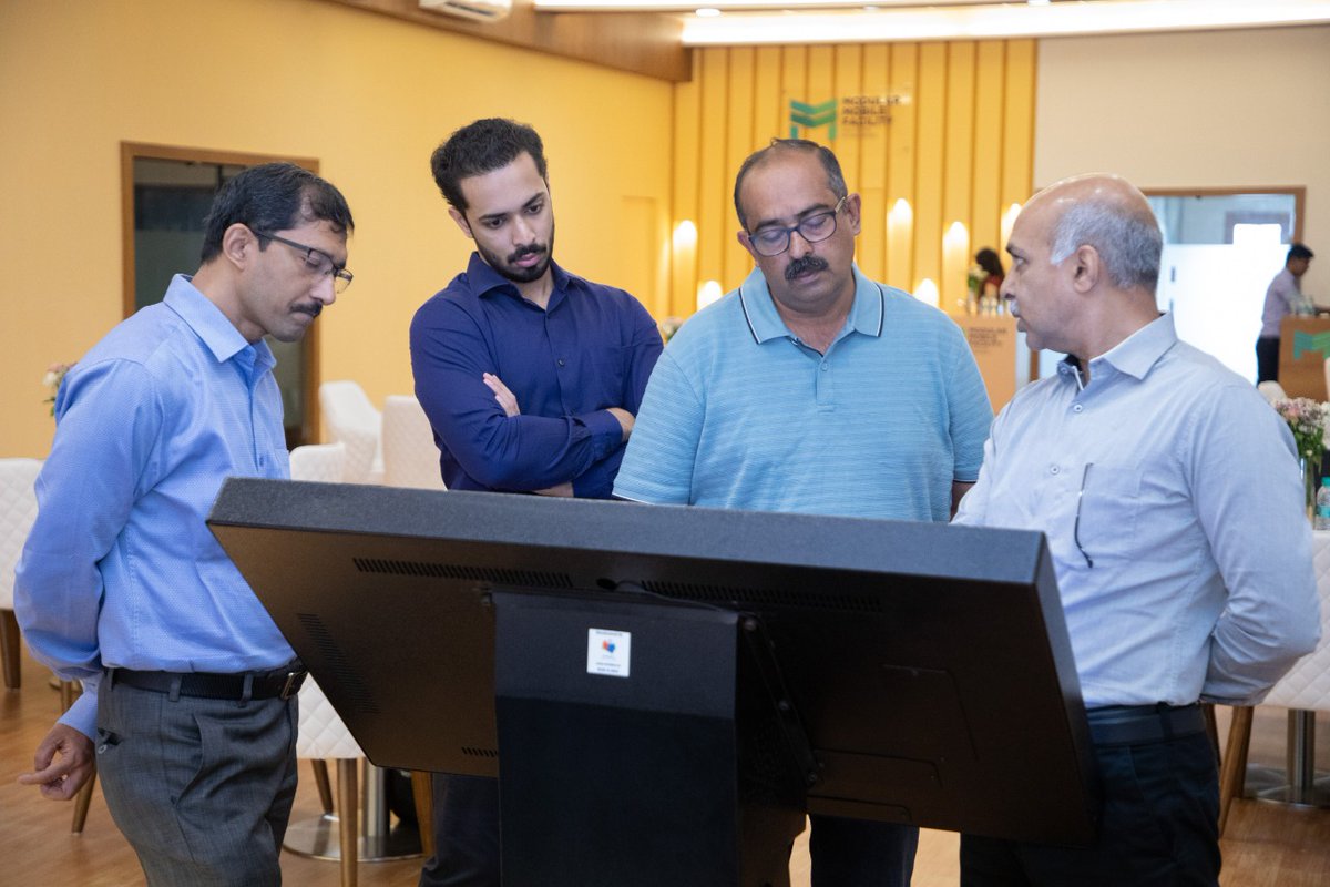 pharma_access's tweet image. Browse through the pics with Mr. Prashant Saxena from Piramal Pharma Solutions on the launch of Modular Mobile Facility. We are filled with gratitude.
We help in easy setup of Pharmaceutical Facility, right from Fabrication to Installation!
#PharmaProjects #Pharmaceutical