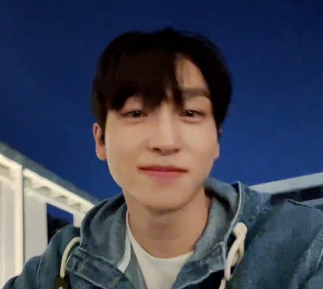 이사돈 tweet media