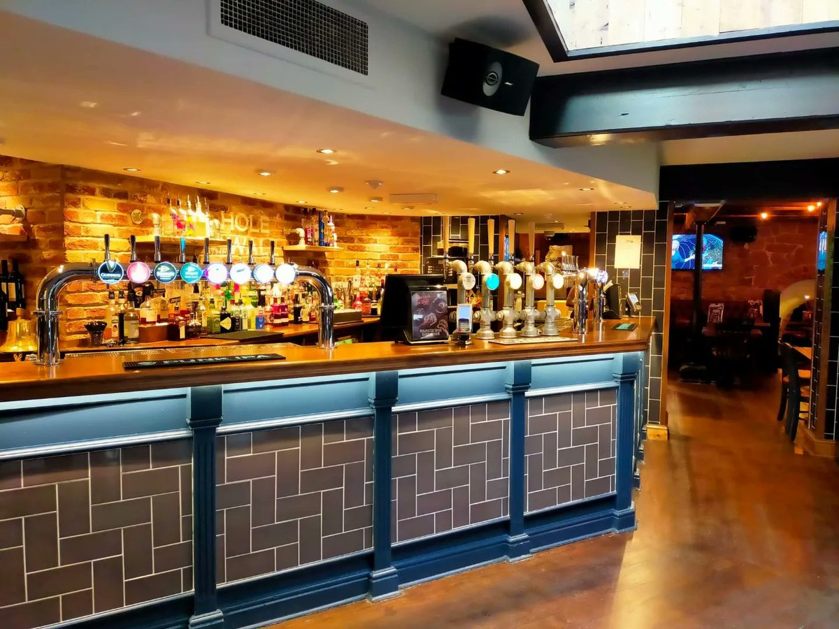 WhatsOnShrops's tweet photo. Historic Shrewsbury pub, Hole In The Wall, has undergone a complete refurbishment - and it's looking fantastic! 🍻

The pub is throwing a launch party this evening with live music from The Jo Baldwin Project. Go check it out.

📸 @OriginalShrews https://t.co/GwFb4hMWXE