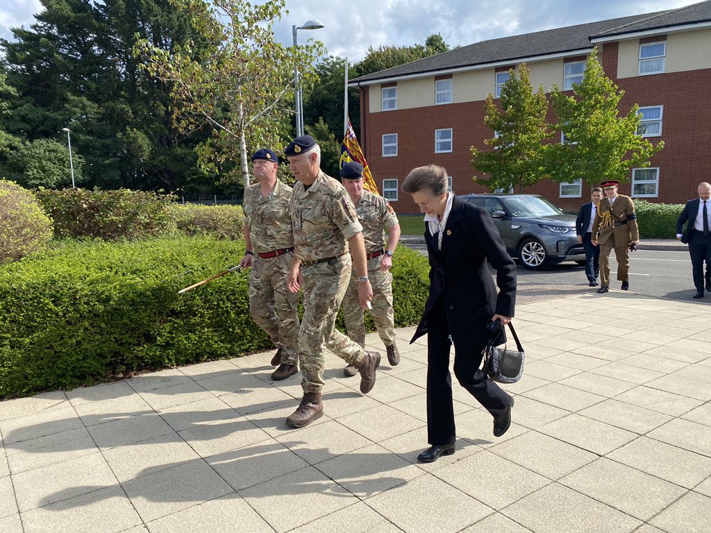 The Princess Royal’s arrived at the Royal Logistic Corps in Aldershot to thank personnel for their part in the Queen’s funeral. @BritishArmy @ForcesNews @RoyalFamily
